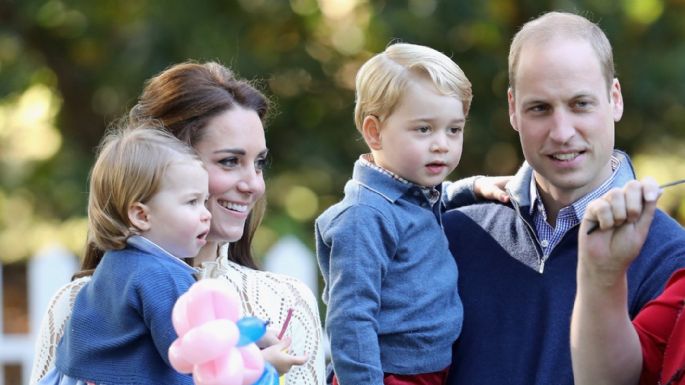 Príncipe George lanza advertencia a sus compañeros de clase utilizando al príncipe William