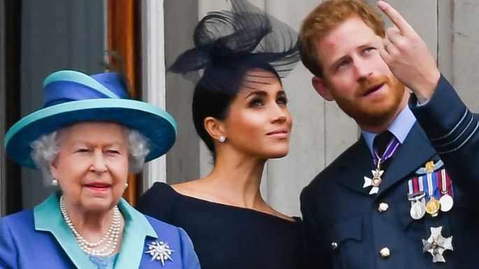 Príncipe Harry y Meghan Markle dejan sus deberes para ir con la Reina Isabel II; estaría grave