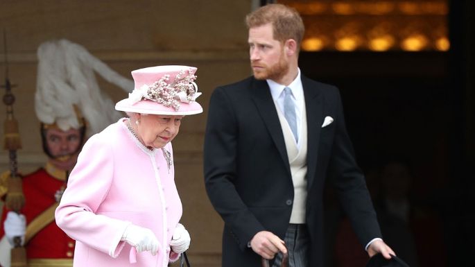 Solitario y devastado: Así captan al Príncipe Harry tras muerte de la Reina Isabel II en Balmoral