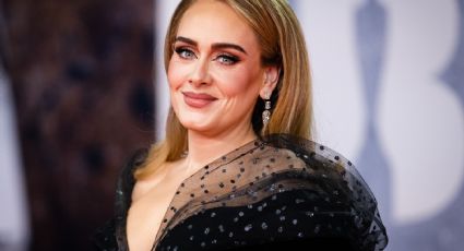 FOTO: Adele se estaría quitando este gran tatuaje de su espalda