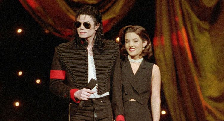 Así es como fue el turbulento matrimonio entre Lisa Marie Presley y Michael Jackson por 2 años