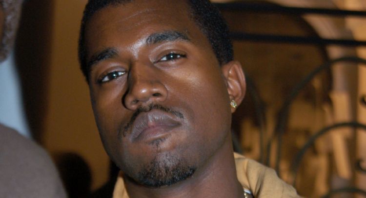 Kanye West solicita la marca registrada de calcetines Yeezy luego de que Adidas dejara de venderlos