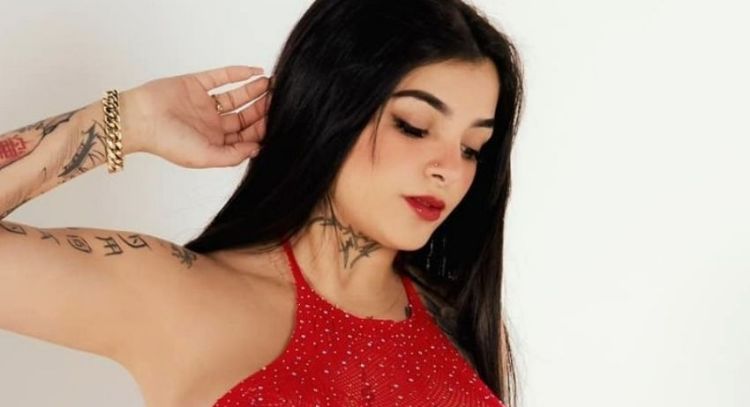 (Video) Karely Ruiz conquista a sus seguidores al posar como Barbie en look rosa