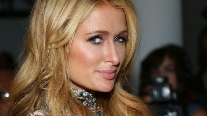 Paris Hilton hace homenaje a su icónico vestido de cumpleaños de 2002