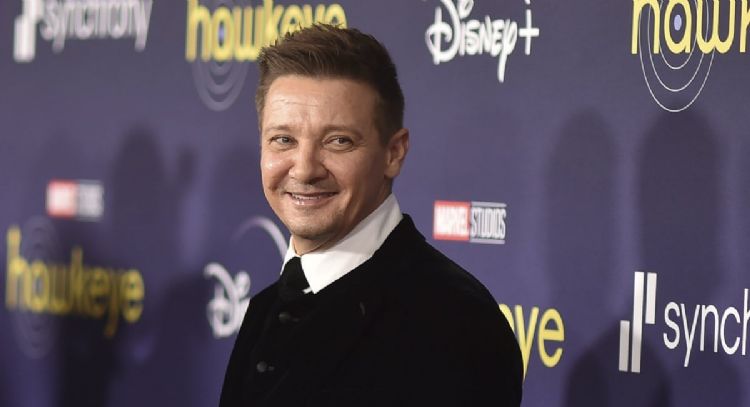 Jeremy Renner confirma que ya salió del hospital luego de accidente con quitanieves
