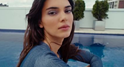 Kendall Jenner deja ver sus largas piernas en un leotardo azul para Jimmy Choo