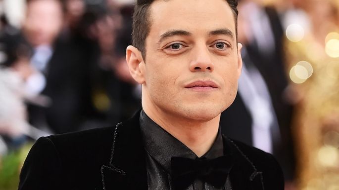 Rami Malek y Emma Corrin confirman su romance con apasionada salida en Londres