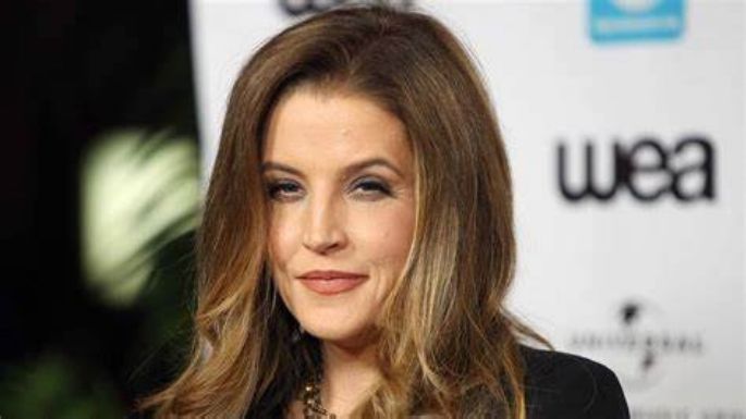 Priscilla Presley lee un desgarrador poema escrito por su nieta para Lisa Marie Presley en su funeral