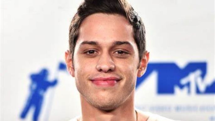 Pete Davidson y Chase Sui Wonders son captados besándose en la playa