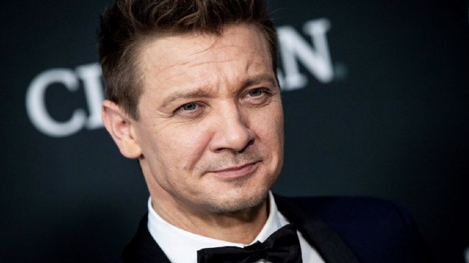 Jeremy Renner sale de cirugía por “trauma torácico cerrado” además de otras lesiones