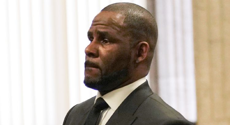 Retiran cargos de abuso en contra del famoso cantante y productor R. Kelly; esta es la razón