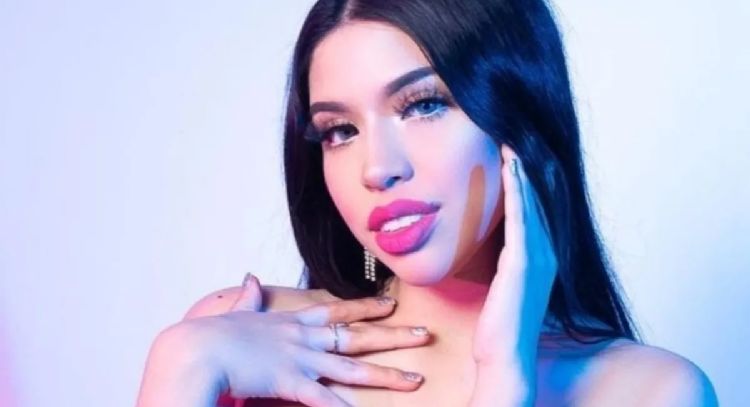 FOTOS: Yeri Mua conquista a sus seguidores al posar con espectacular look rosa