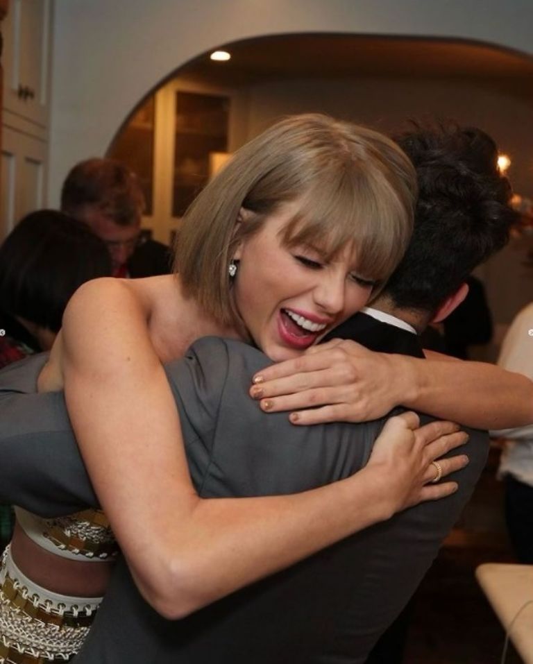 Taylor Swift elogia a Jack Antonoff, colaborador de 'Sweeter Than Fiction'