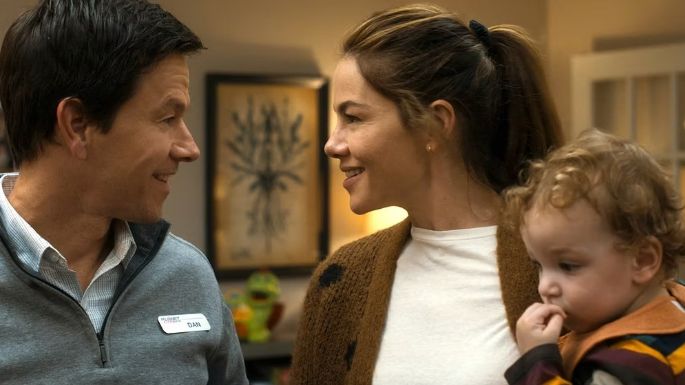 Mark Wahlberg se convierte en un asesino a la fuga en el tráiler de 'The Family Plan' de Apple TV+