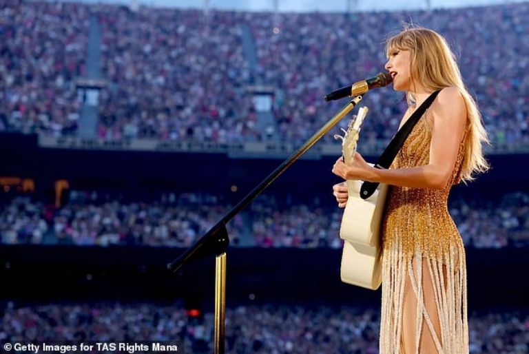 La película 'Eras Tour' de Taylor Swift es ahora la película de concierto y el documental más exitoso de la historia