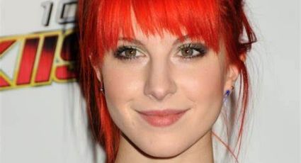 Hayley Williams habla sutilmente de su romance con Taylor York en show del 'Super Bowl' 2023