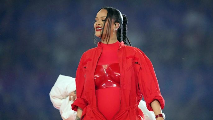 FOTOS: Revelan que Rihanna traía en el Super Bowl 1.2 mdd en diamantes