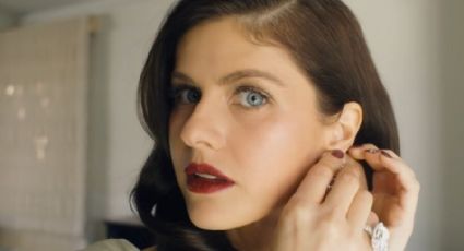 FOTO: Alexandra Daddario conquista a sus fans con un sensual y corto atuendo en lentejuelas