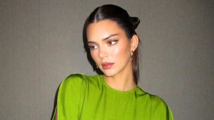 Kendall Jenner roba suspiros con vestido de plumas azul para importante evento de Chanel en New York