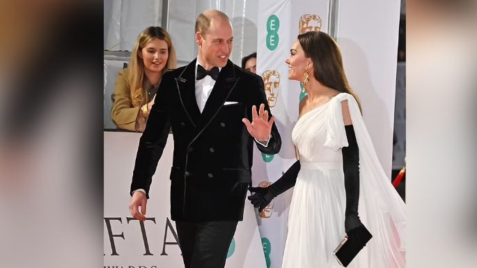 Kate Middleton impacta a la Realeza al palmear en su retaguardia al Príncipe William en los BAFTA