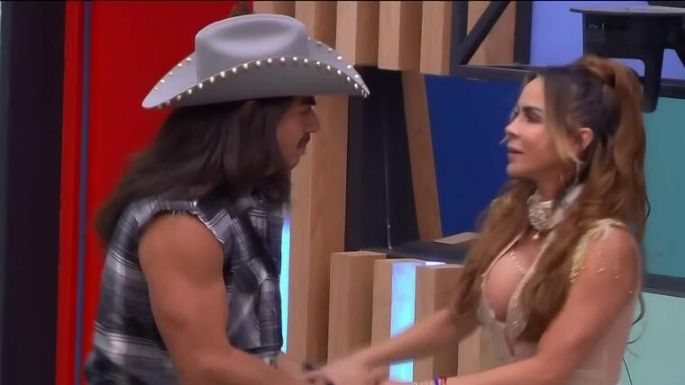 Rey Grupero confiesa su amor a Aylín Mujica y lo manda a la 'friend zone'