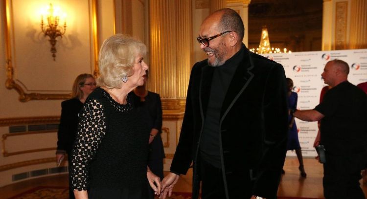 Camilla elige al diseñador preferido de la princesa Diana para confeccionar su vestido de coronación