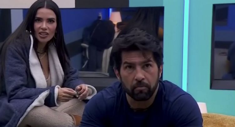 Dania Méndez no quiere dormir con Arturo Carmona en 'La Casa de los Famosos'