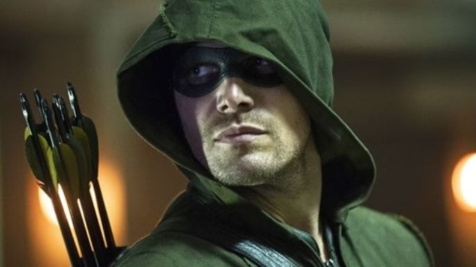 El showrunner de 'The Flash' habla del emotivo regreso de Stephen Amell como Green Arrow