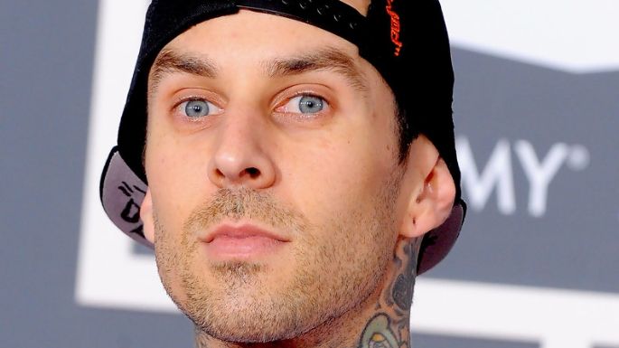 Travis Barker se disloca un dedo a pocas semanas de iniciar la gira con Blink-182