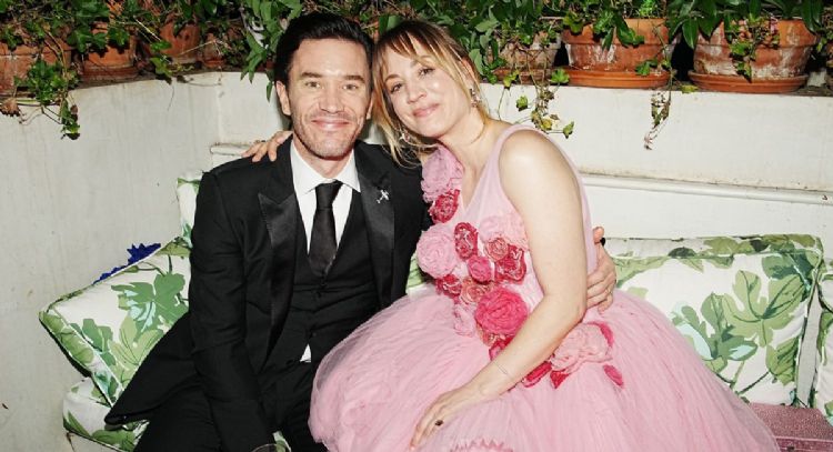 Bella: Kaley Cuoco muestra a su bebé de un mes de nacida en una granja: “Nació como niña de granja”