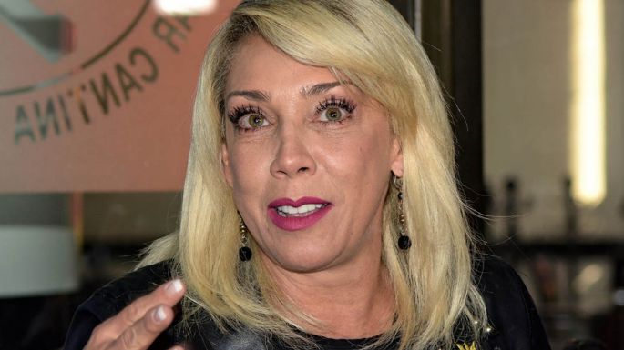 Tras dejar Televisa y abandonar México, Cynthia Klitbo devastada llega a 'VLA' de luto