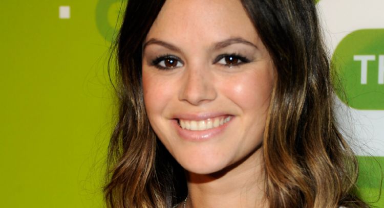 Rachel Bilson da detalles sobre su vida íntima y revela que no tuvo esto hasta los 38 años