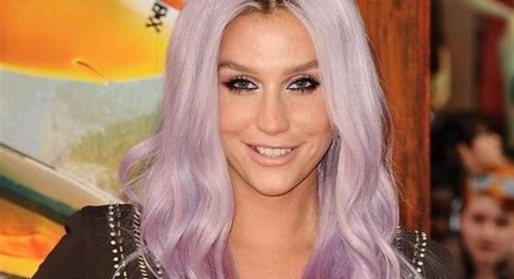 FOTO: Kesha tiene un nuevo amorío con productor de cine