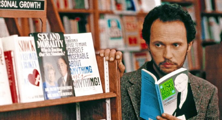 Billy Crystal celebra su 75 cumpleaños con un icónico tributo a la cinta 'When Harry Met Sally'