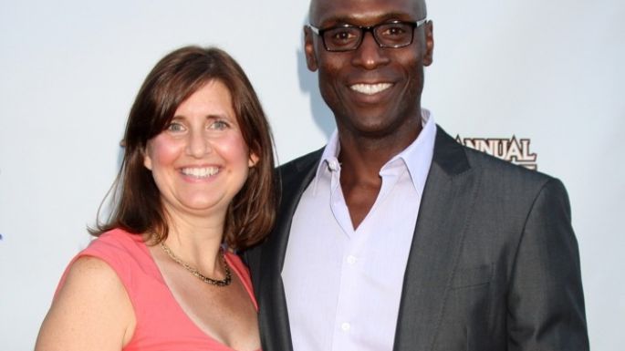 Esposa de Lance Reddick le rinde homenaje a días de su muerte