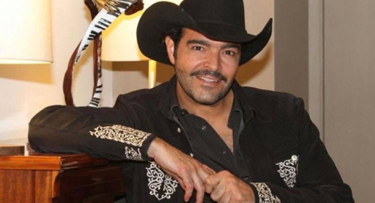 Tras acusaciones de abuso, Pablo Montero llega a TV Azteca y revela que toma terapia en 'VLA'