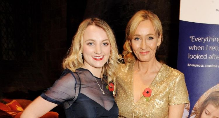 Actriz de Harry Potter defiende a JK Rowling del drama “anti-trans”: “Merece más gracia”