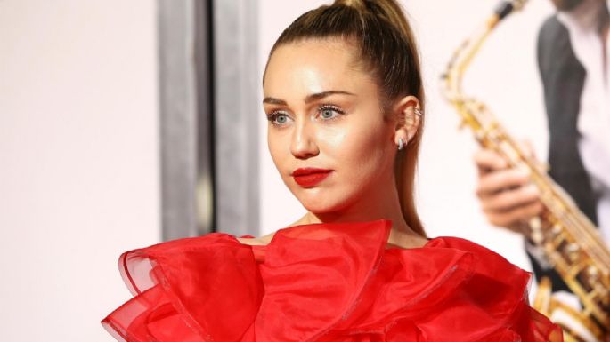 Miley Cyrus impacta con su gran figura en nuevo video de 'The Backyard Sessions'