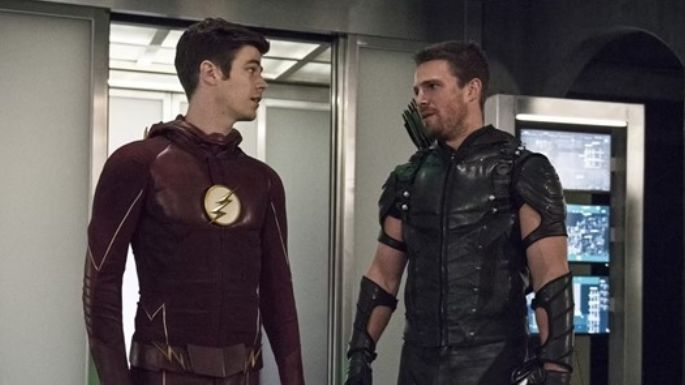 'The Flash': Stephen Amell insinúa que Oliver Queen tendrá un emotivo regreso para la temporada 9