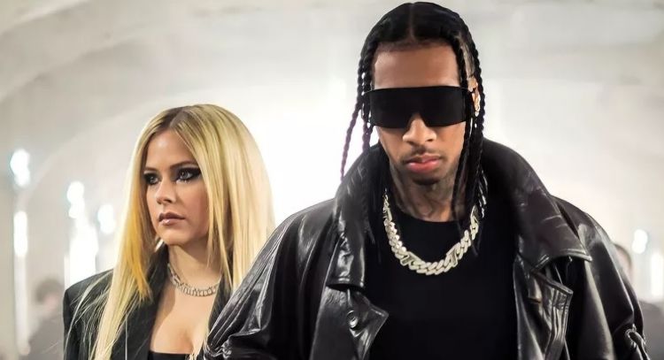 Avril Lavigne y Tyga están "muy enamorados la uno del otra" revelan fuentes cercanas a la pareja