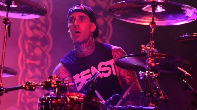 Fan de Travis Barker es arrestada luego de que chocara su carro contra su puerta para tratar de verlo