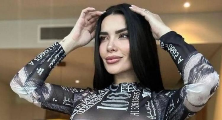 FOTOS: Dania Méndez presume cuerpazo en Instagram al posar con ajustado conjunto metálico, así luce