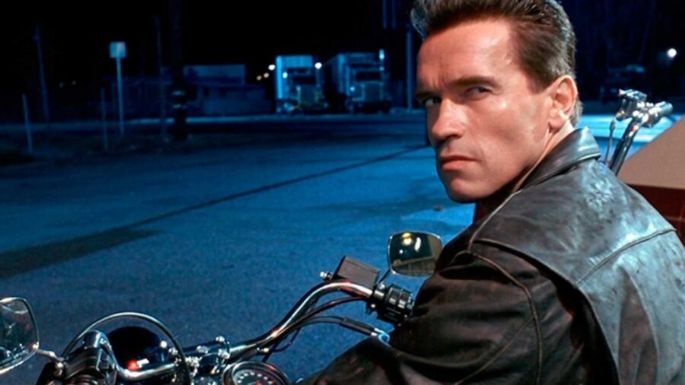 Mira a Joseph Baena, el hijo de Arnold Schwarzenegger, recrear una icónica escena de 'Terminator'