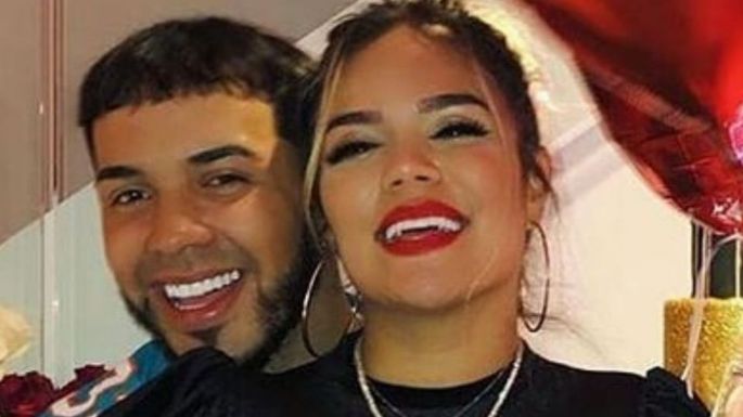 El reggaetonero Anuel AA enviaría una indirecta a Karol G en pleno concierto; esto es lo que pasó