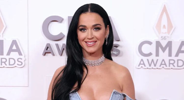 FOTO: Katy Perry da cátedra de estilo y enamora a todo Instagram con este coqueto vestido negro