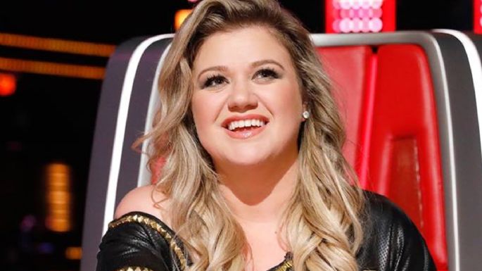 Kelly Clarkson hace frente a acusaciones de un ambiente de trabajo tóxico en su programa de entrevistas