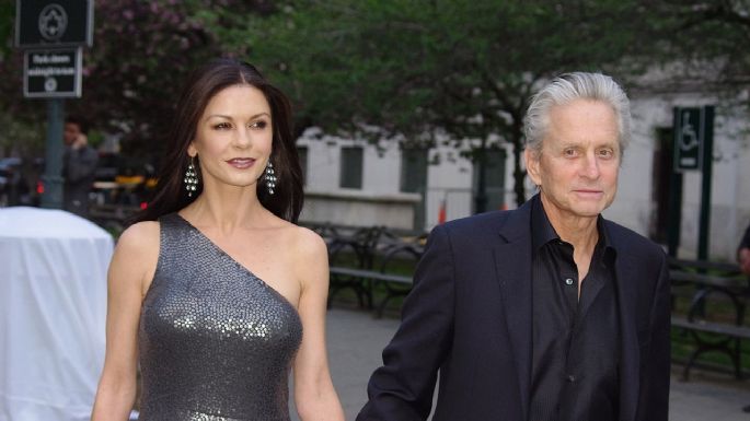 Así luce la hija de Michael Douglas y Catherine Zeta-Jones de 20 años con un llamativo vestido verde