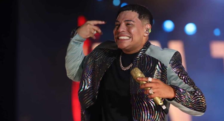 ¿Se le subió la fama? Eduin Caz niega fotografías a fans y son golpeados por su equipo de seguridad