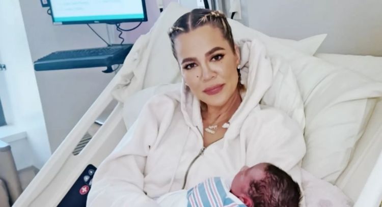 Khloé Kardashian revela el nombre de su bebé durante el estreno de temporada de 'The Kardashians'