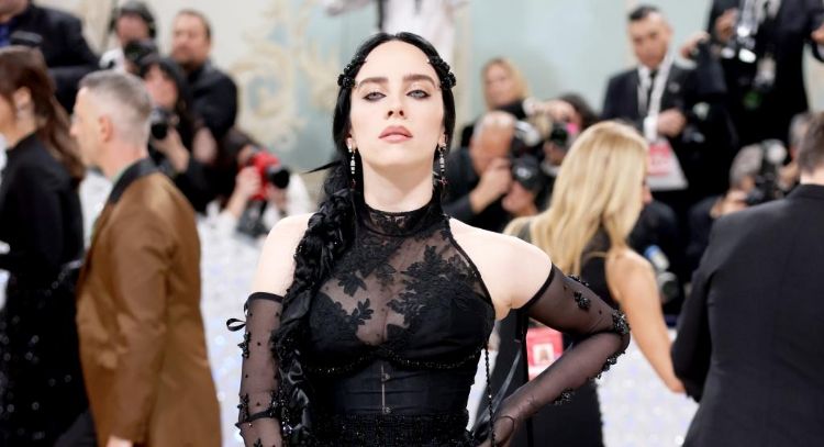 Billie Eilish arremete contra los que la llaman “vendida” y critican su feminidad: "Chúpenme las…"